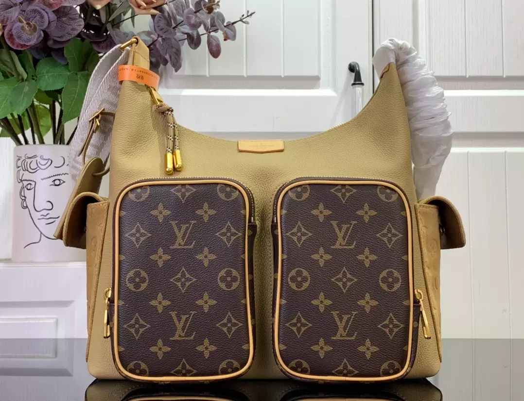 LV Hobo Cargo Bag in Beige Cowhide Leather and Monogram Coated Canvas – LW167