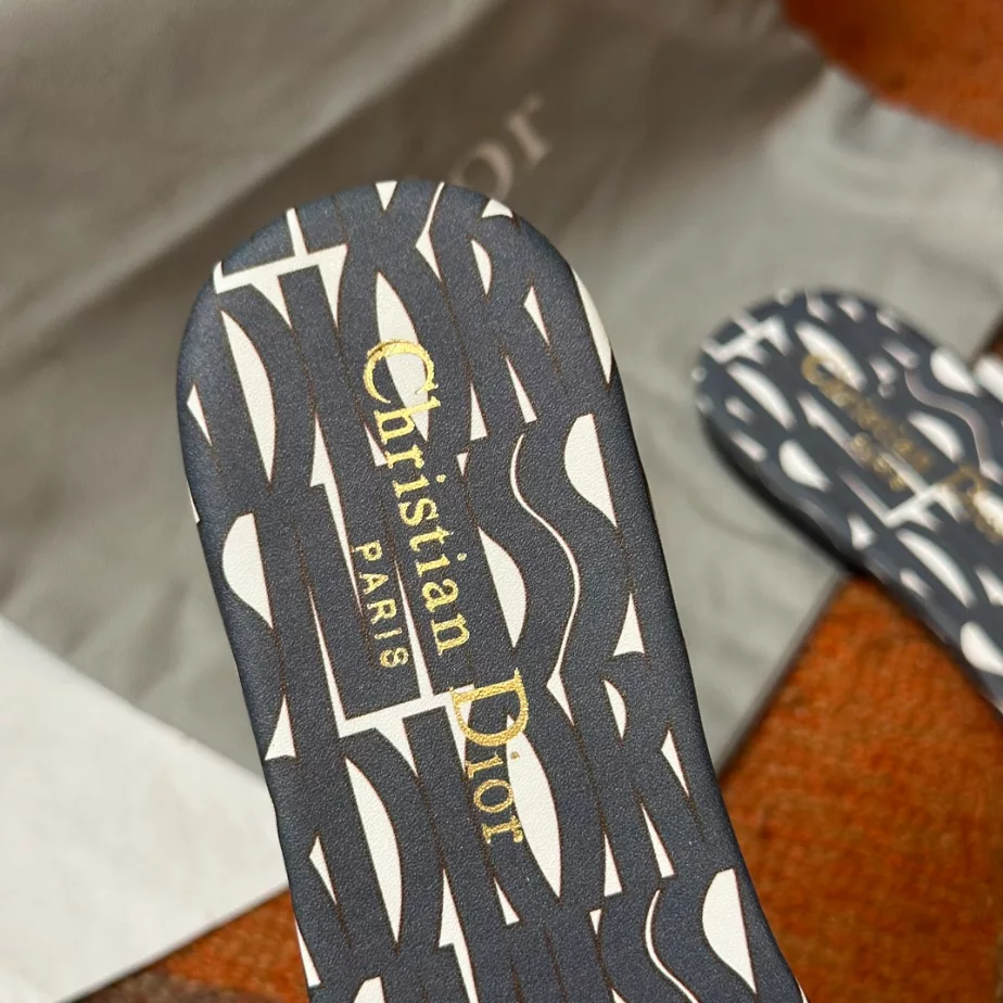 DIOR DWAY SLIDE – DS034