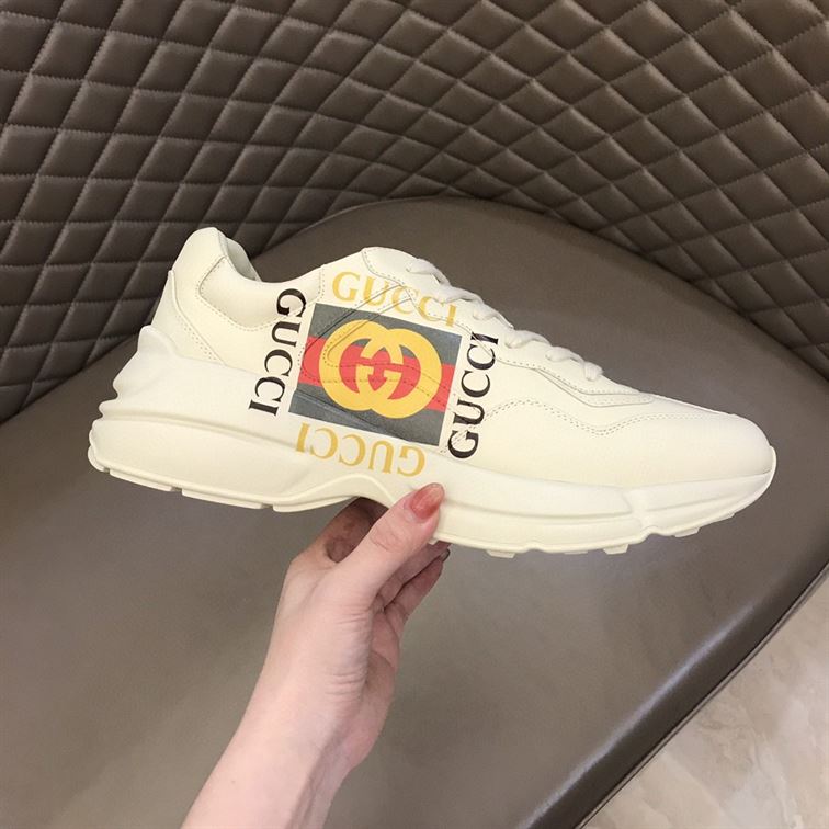 GUCCI RHYTON LOGO PRINT LOW TOP LEATHER TRAINERS – GCC009