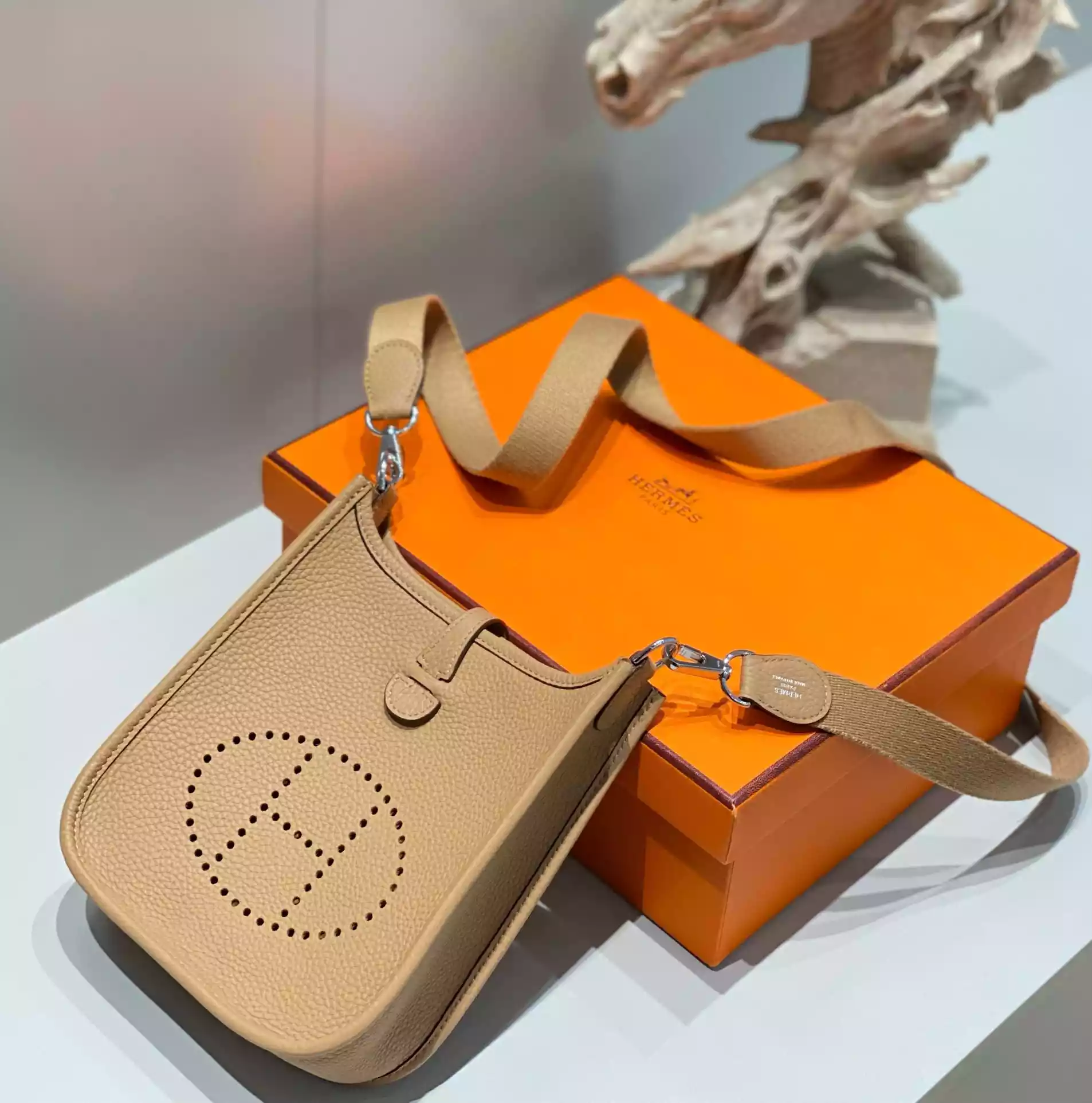 Hermes Evelyne III TPM Bag In Chai Clemence Leather – HW045