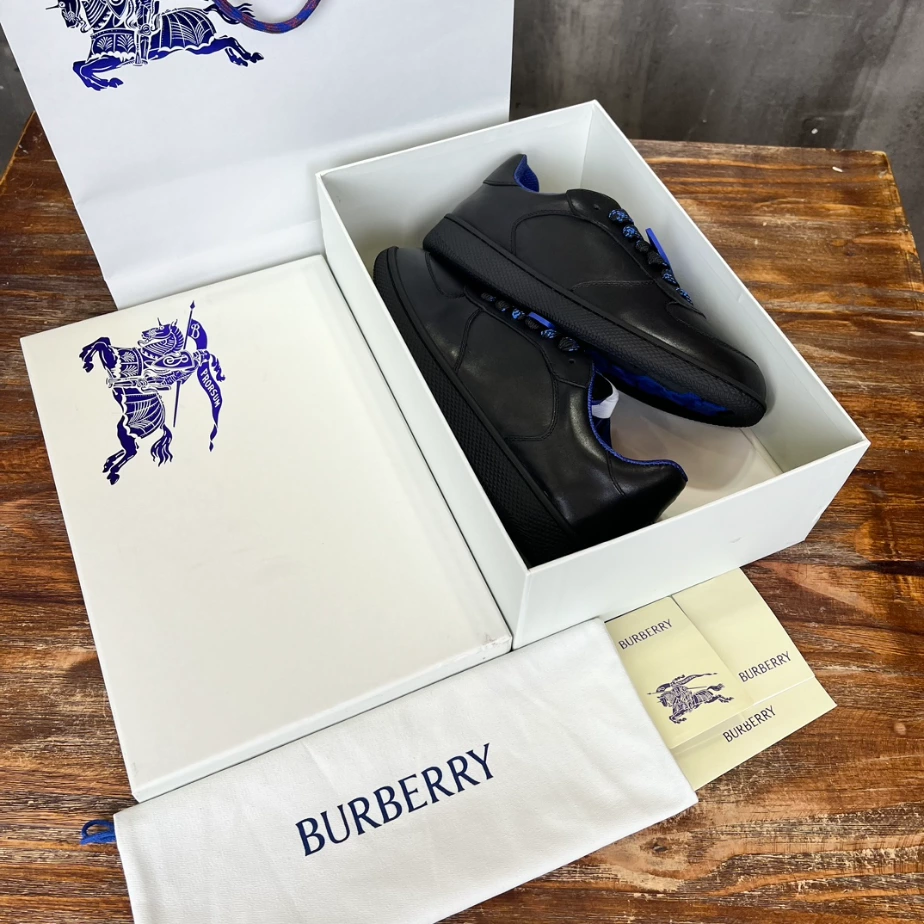 BURBERRY LEATHER TERRACE SNEAKERS – BBR085