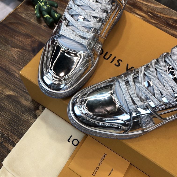 LOUIS VUITTON TRAINER SNEAKERS IN SILVER METALLIC CANVAS – LVS035