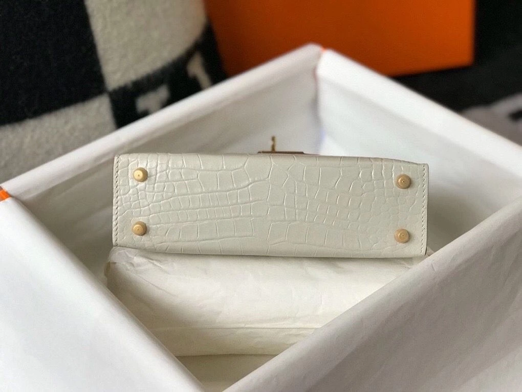 Hermes Kelly Mini II Bag In Beton Embossed Crocodile Leather – HW135