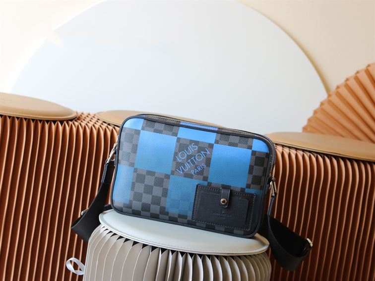 LOUIS VUITTON ALPHA MESSENGER DAMIER GRAPHITE GIANT BLUE – LVB044