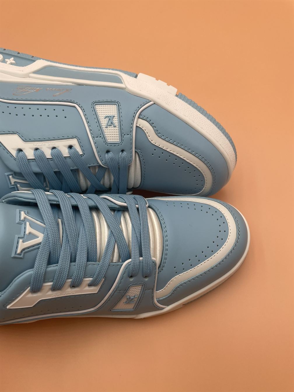 LOUIS VUITTON TRAINER SNEAKER BLUE – LVS125
