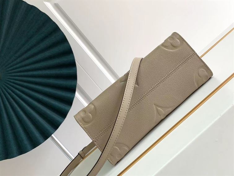 LOUIS VUITTON ONTHEGO PM MONOGRAM EMPREINTE – LW034