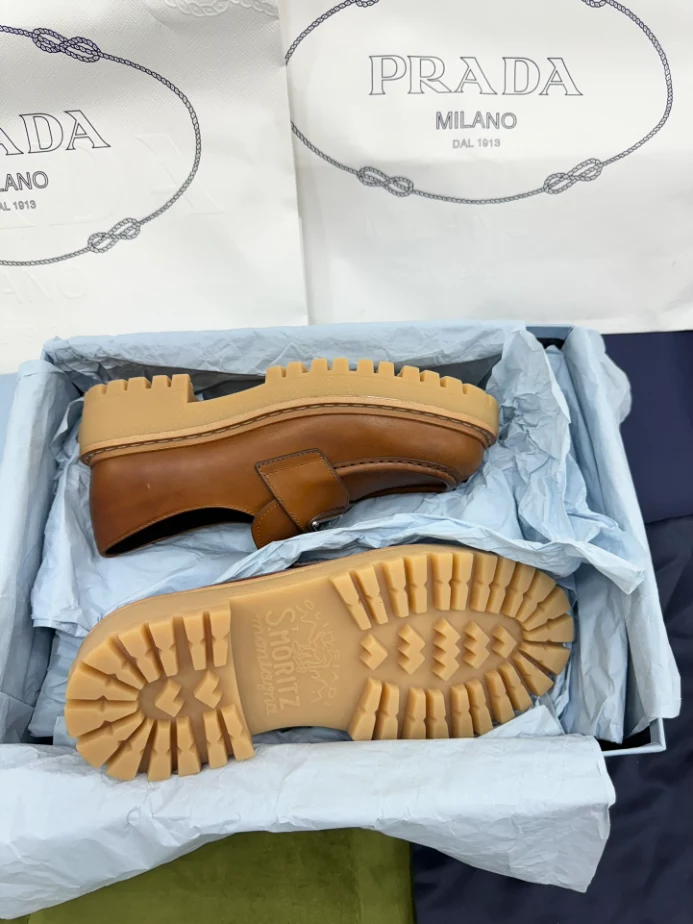 Prada Leather Loafers – PRL014