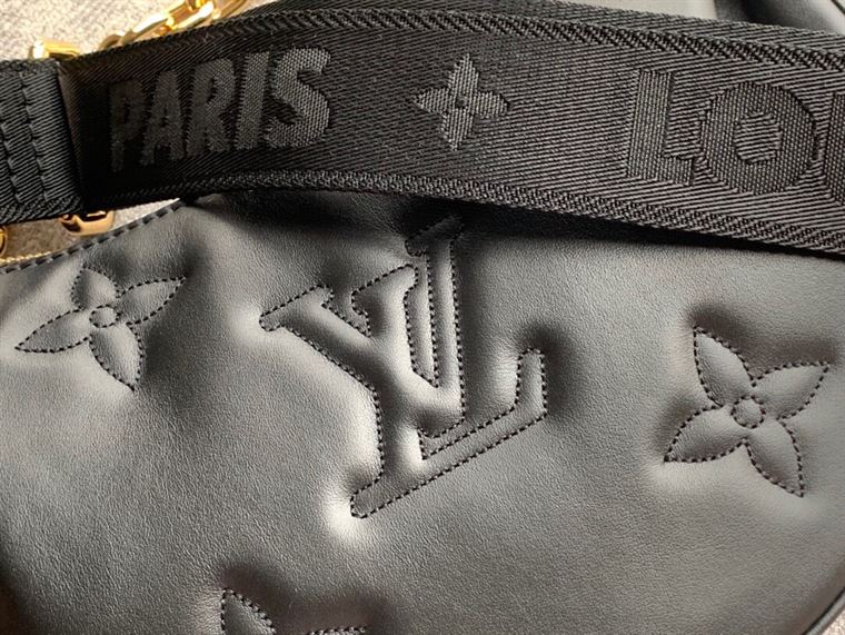 LOUIS VUITTON OVER THE MOON – LW007