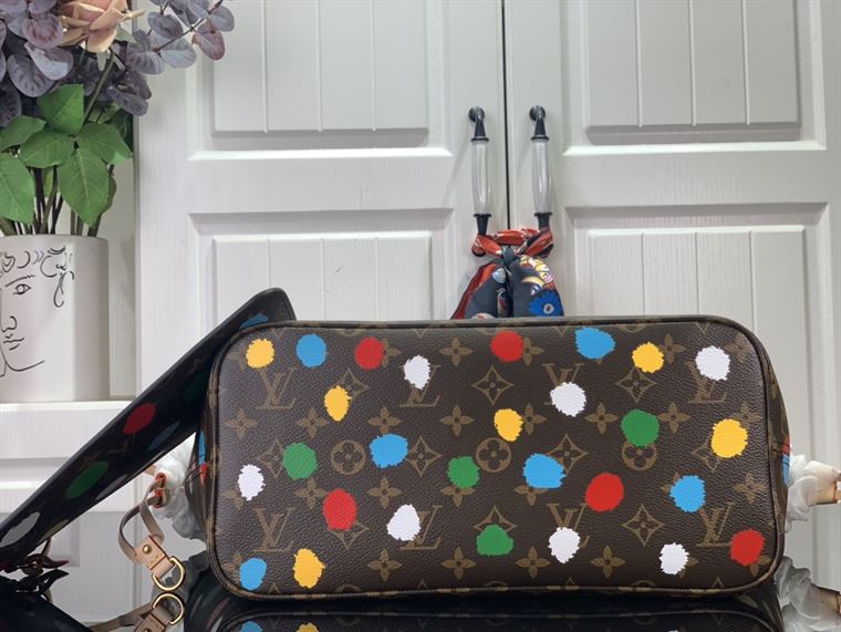 LOUIS VUITTON LV X YK NEVERFULL MM MONOGRAM – LW116
