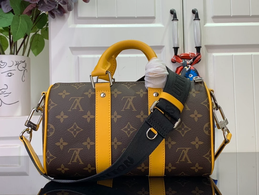 Louis Vuitton Keepall Bandoulière 25 – LW198