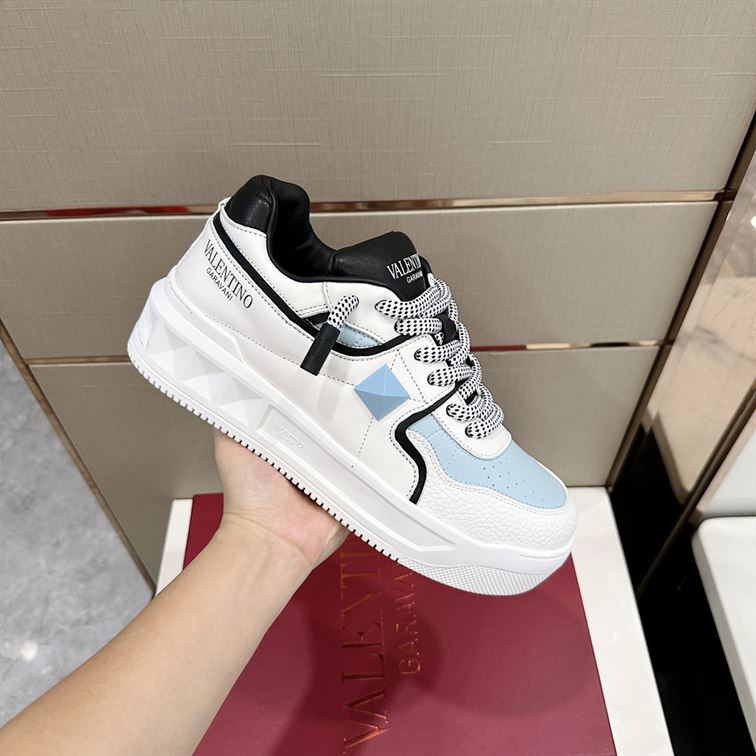 VALENTINO ONE STUD XL NAPPA LEATHER LOW-TOP SNEAKER – VN007