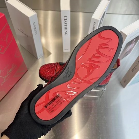 Christian Louboutin High-Top Sneaker – CLS067