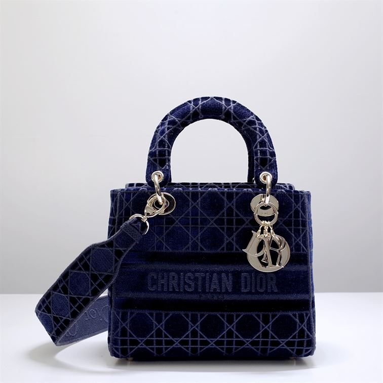 DIOR LAUNCHES NEW LADY D-LITE BAG IN VELVET – DOB015