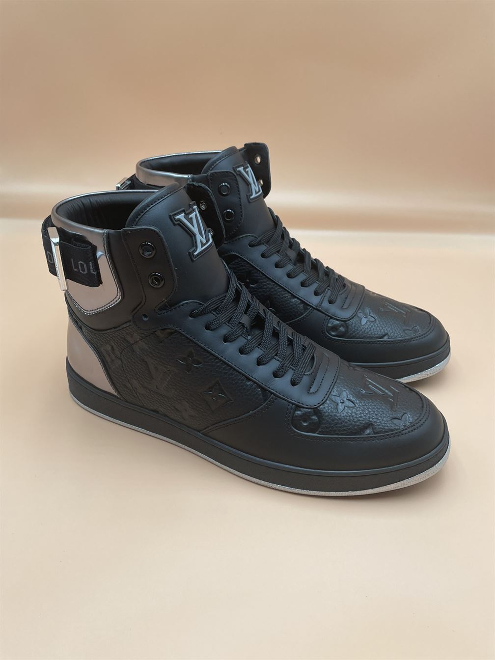 LOUIS VUITTON RIVOLI BOOTS – LVS103