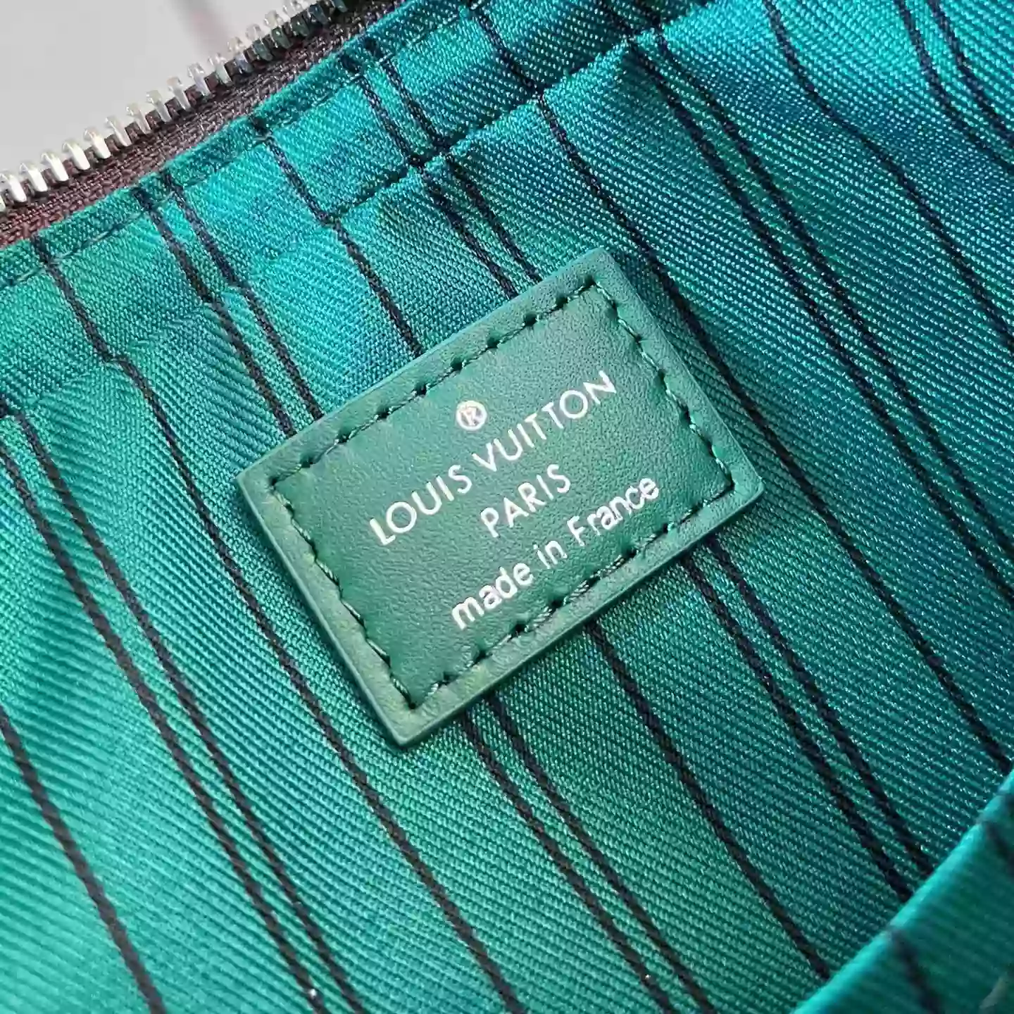 TRIO MESSENGER BAG BORNEO GREEN MONOGRAM MACASSAR M12766 – LW294