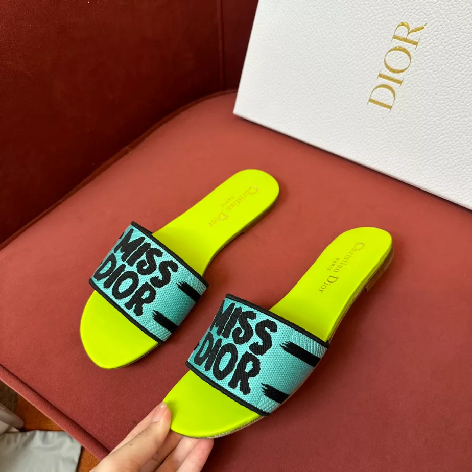 DIOR DWAY SLIDE – DS031