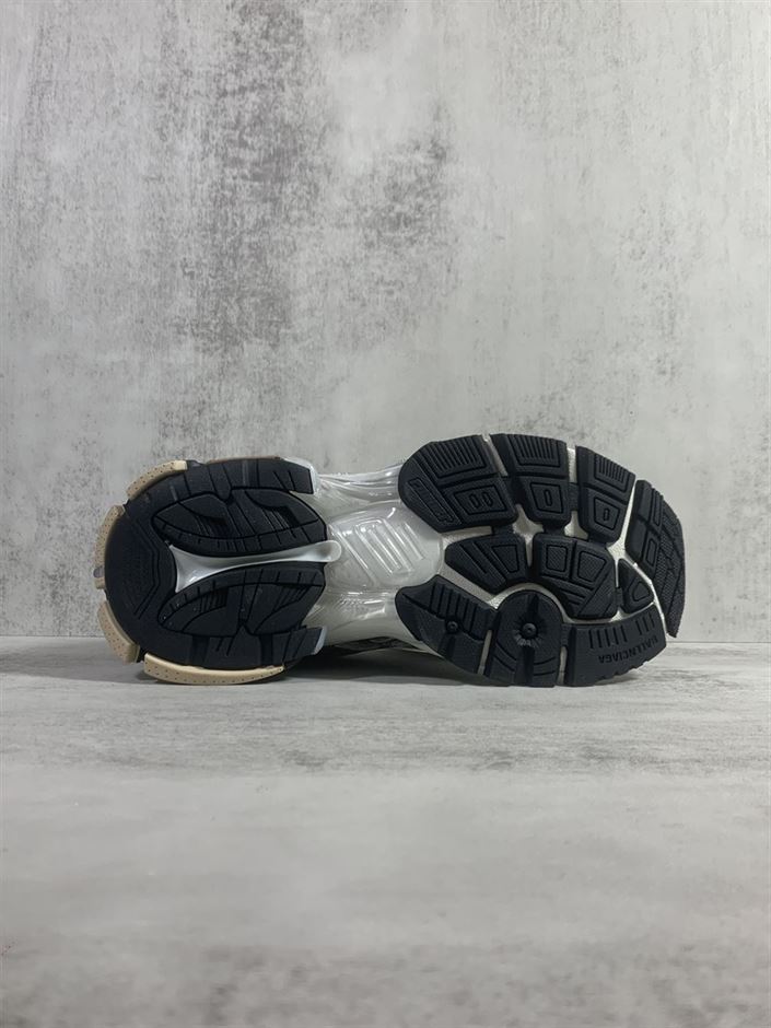 BALENCIAGA RUNNER SNEAKERS IN BEIGE – BLA053