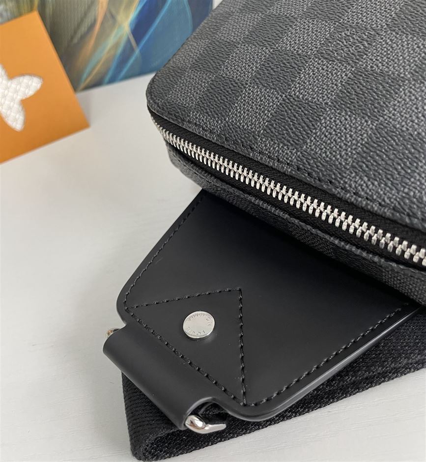 LOUIS VUITTON AVENUE SLING BAG – LVB007