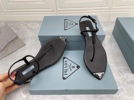 PRADA THONG SANDALS IN BLACK BRUSHED LEATHER – PSD047