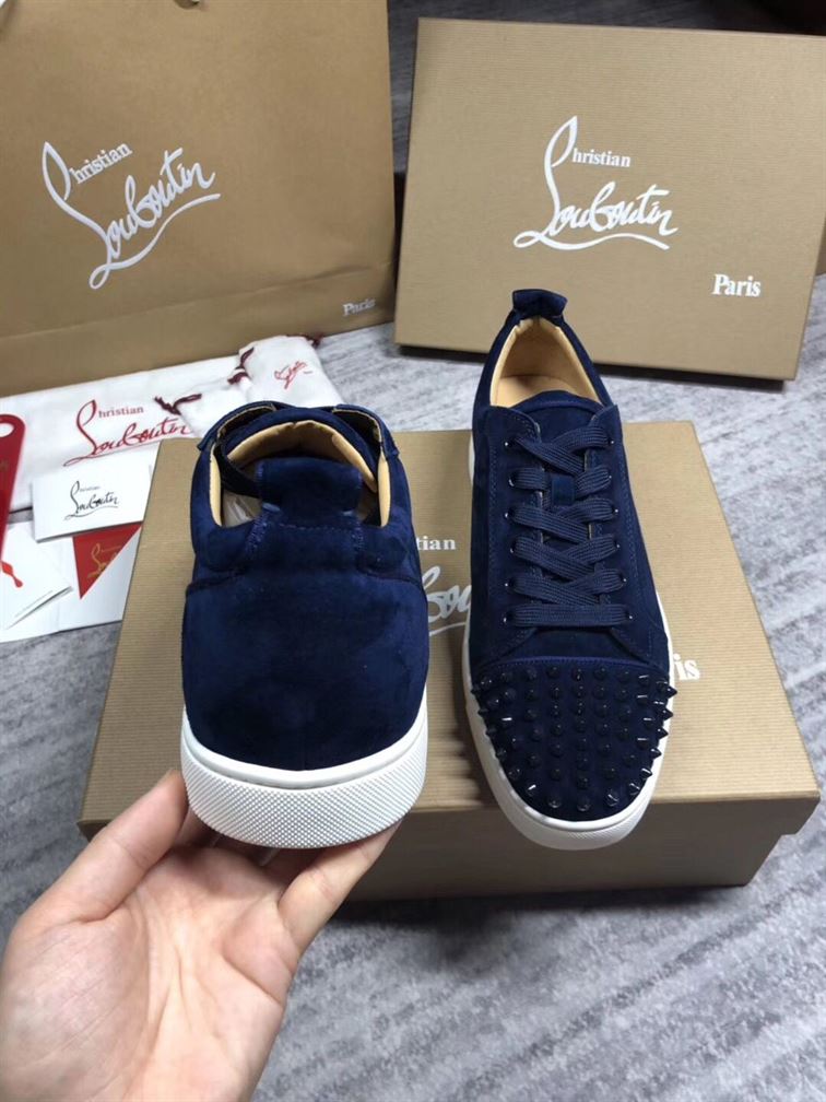 CHRISTIAN LOUBOUTIN LOW TOP SNEAKER – CLS013