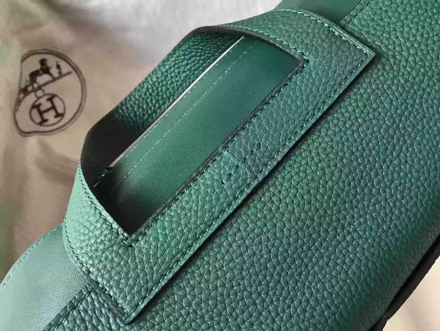 Hermes Halzan 31cm Bag In Malachite Clemence Leather – HW098