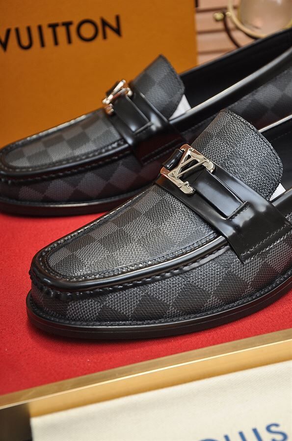 LOUIS VUITTON MAJOR LOAFER – VL004