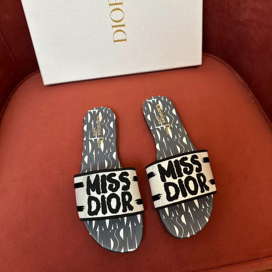 DIOR DWAY SLIDE – DS034