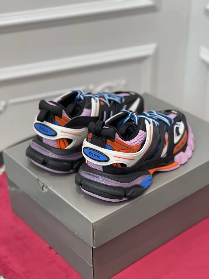 BALENCIAGA TRACK SNEAKER – BLA140