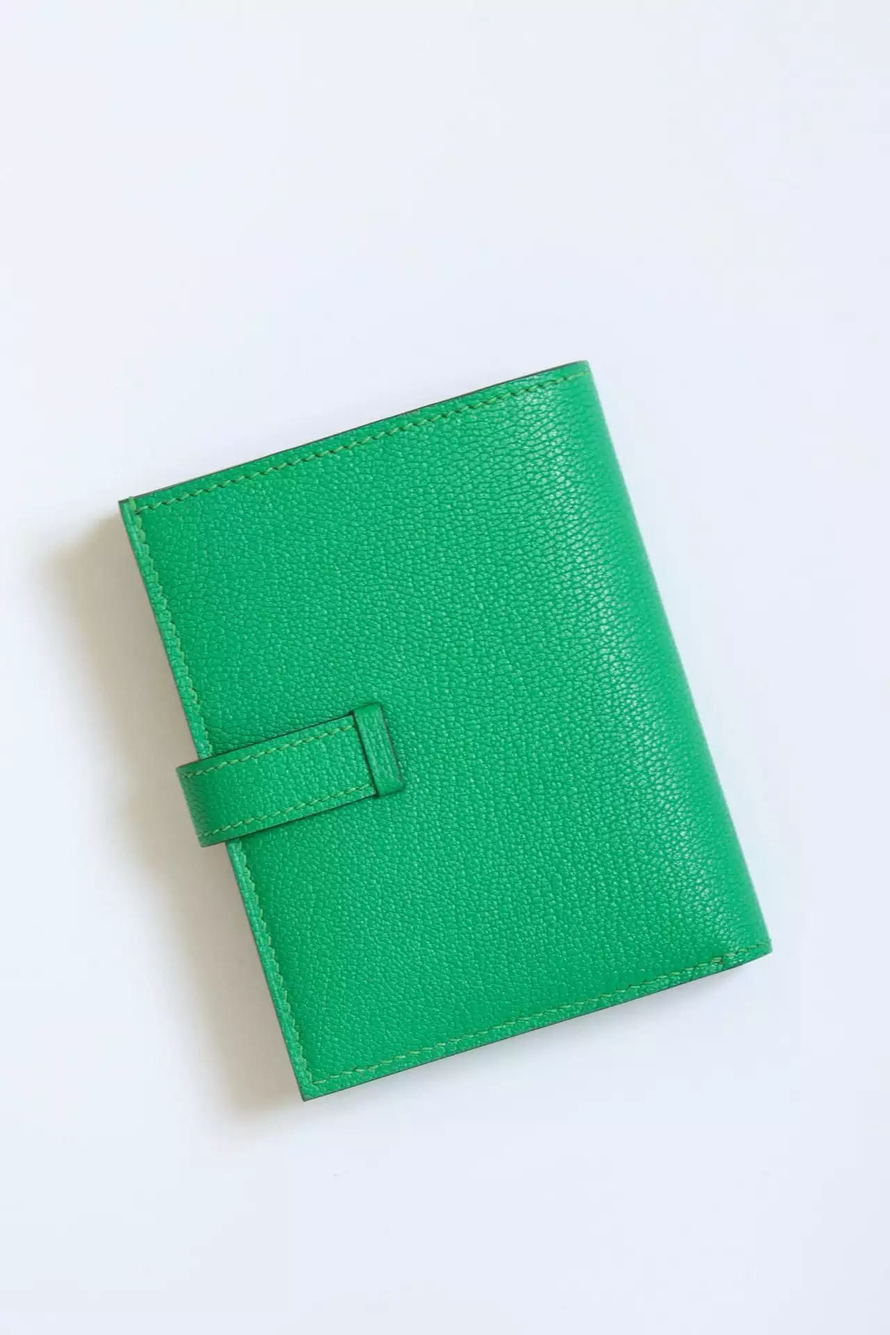 Hermes Bearn Compact Handmade Wallet in Bambou Chevre Mysore Goatskin – HW147