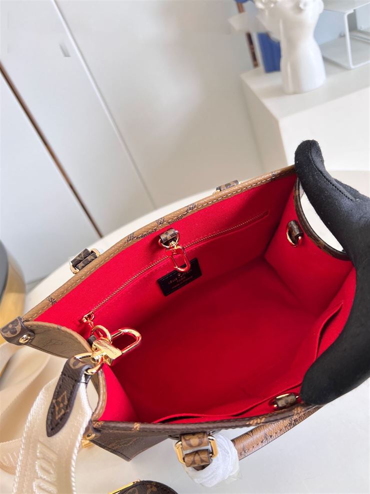 LOUIS VUITTON ONTHEGO PM MONOGRAM CANVAS – LW063