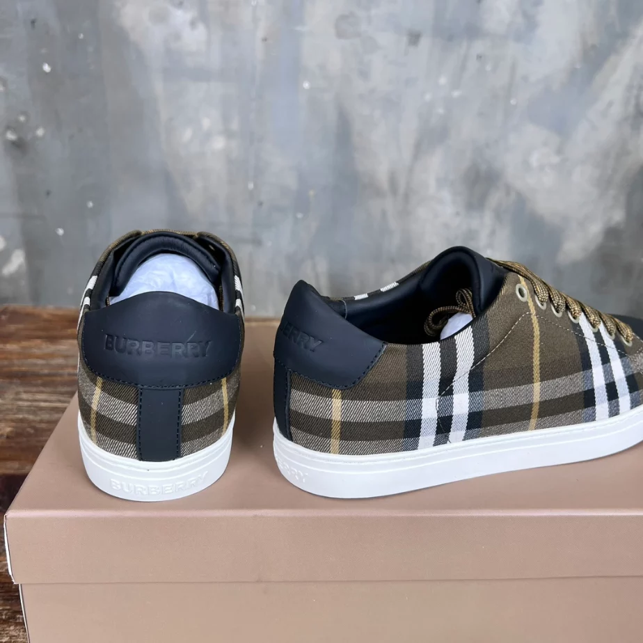 BURBERRY CHECK AND LEATHER SNEAKERS – BBR071