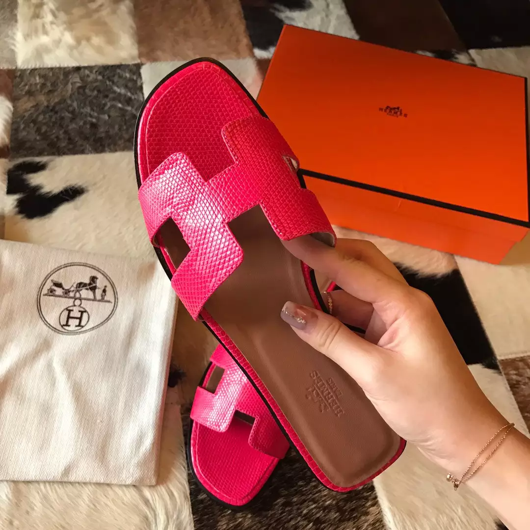 HERMES ORAN SLIDE SANDALS IN RED LIZARD LEATHER – HMSD121