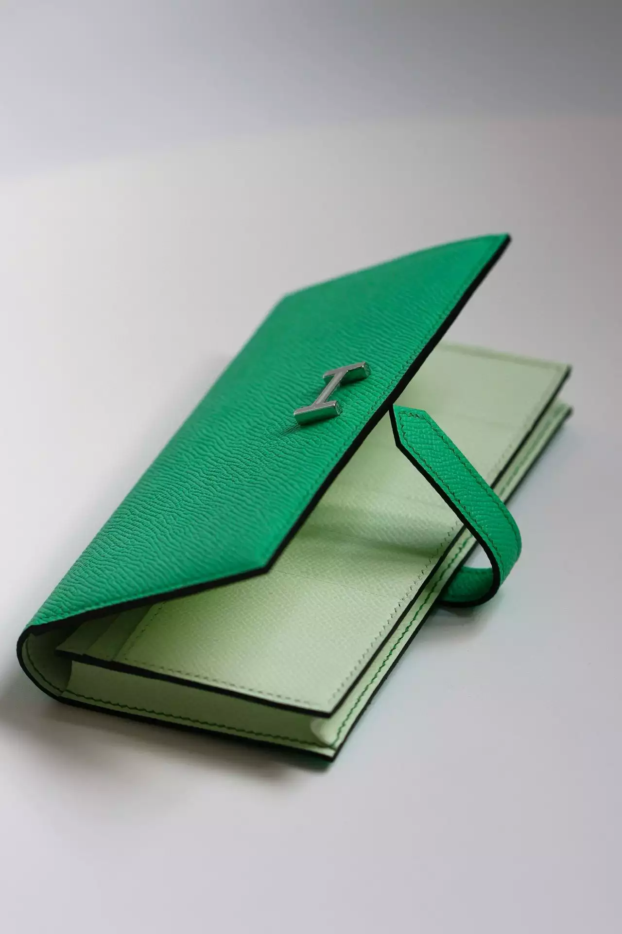Hermes Bearn Verso Long Wallet in Vert Comics Epsom Calfskin – HW146
