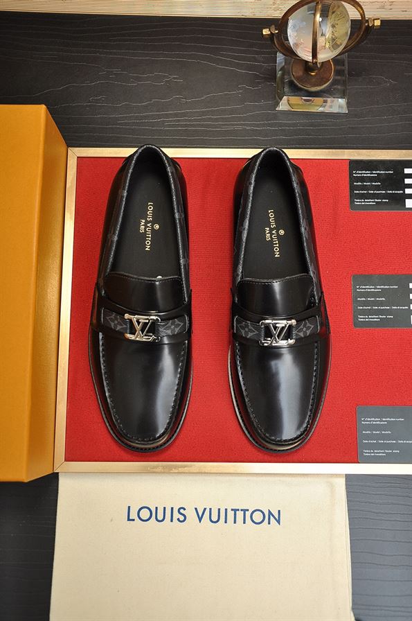 LOUIS VUITTON MAJOR LOAFER – VL016
