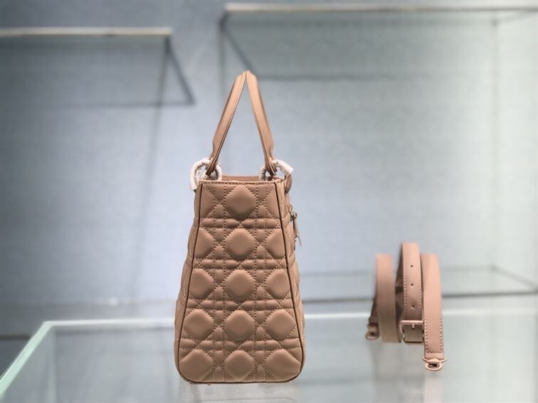 MEDIUM ULTRAMATTE LADY DIOR BAG BLUSH ULTRAMATTE CANNAGE CALSKIN – DOB002