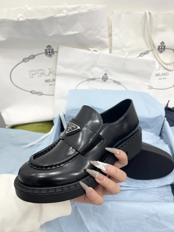 Prada Leather Loafers – PRL015