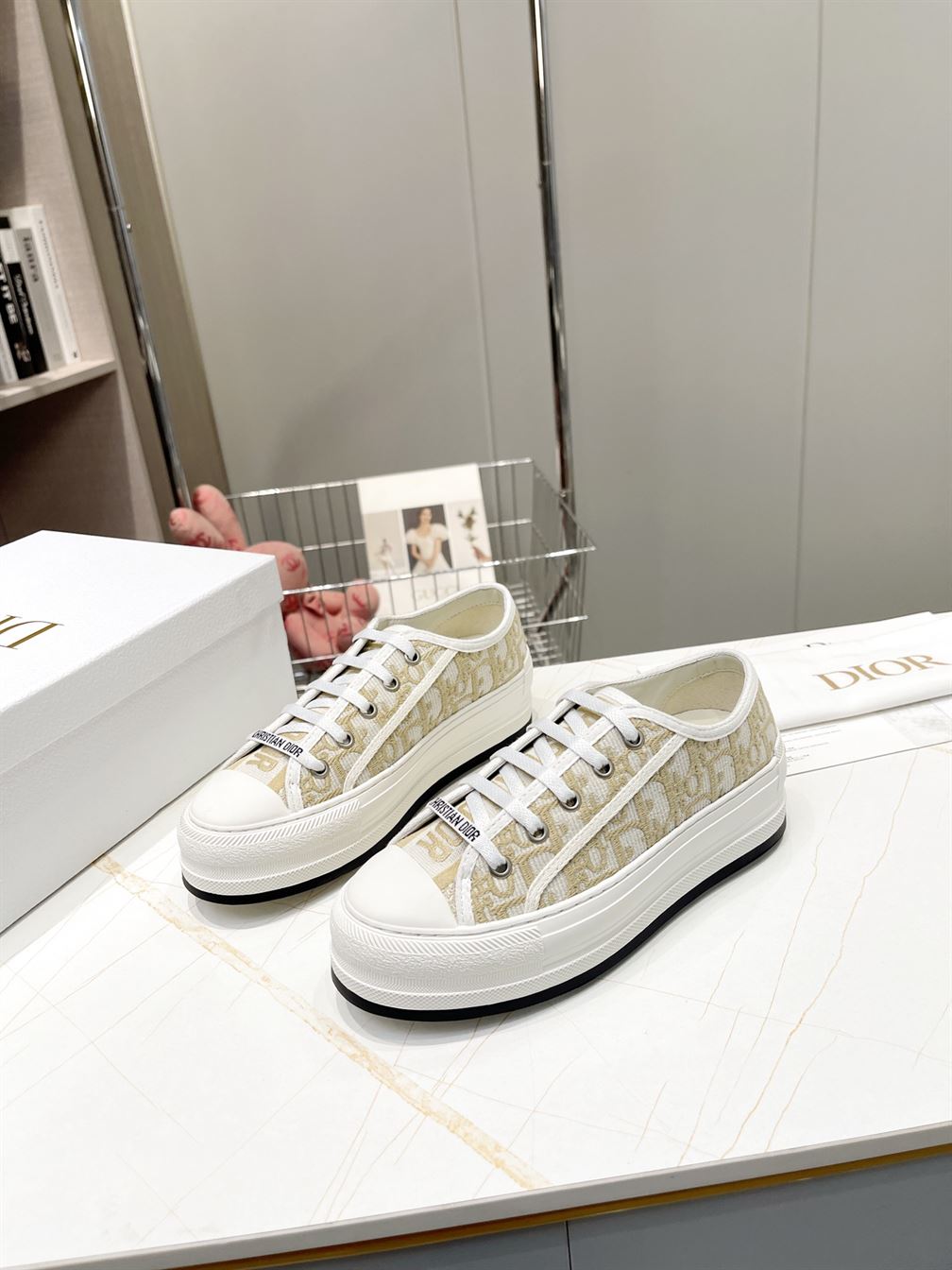 DIOR WALK’N’DIOR SNEAKER – DO127
