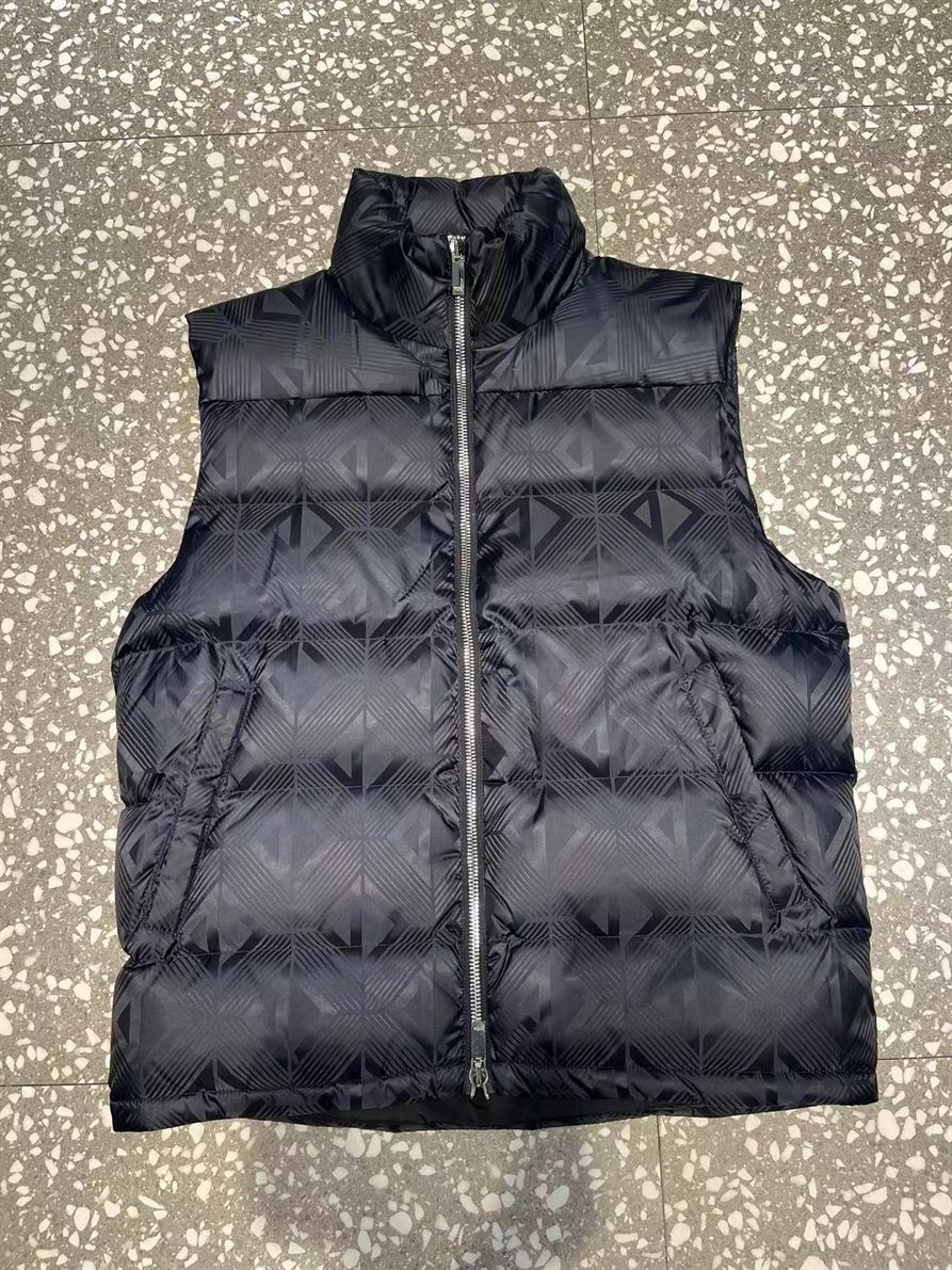 DIOR SLEEVELESS DOWN JACKET – DRC018