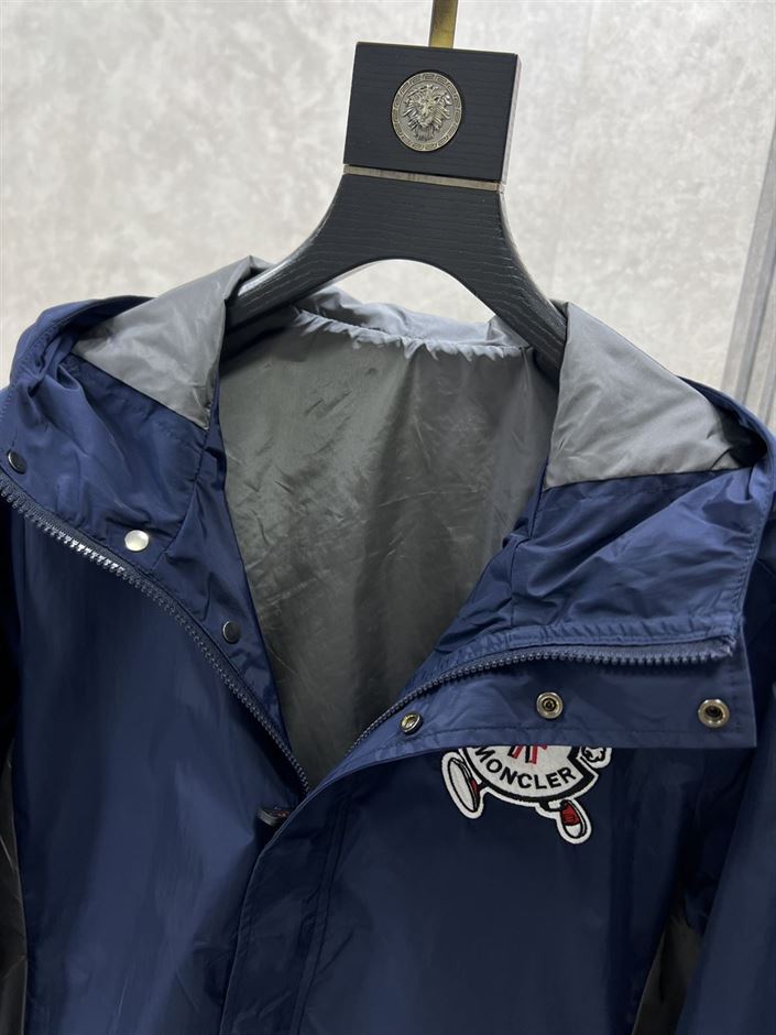 MONCLER GUIERS RAIN JACKET – MC100