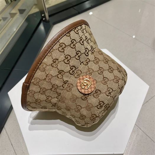 GUCCI GG CANVAS BUCKET HAT – GH038