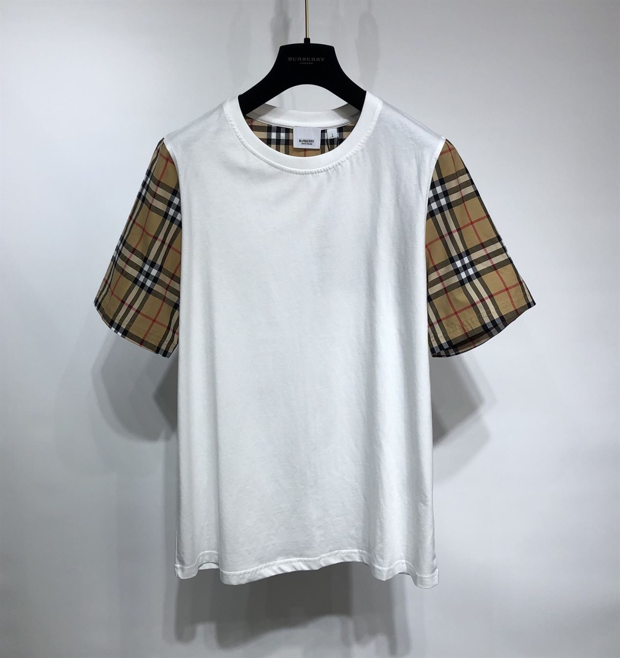 BURBERRY CHECK SLEEVE COTTON OVERSIZED T-SHIRT IN WHITE – BRS010