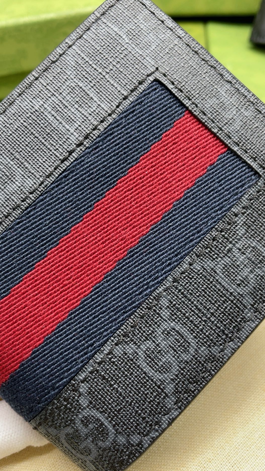 GUCCI BIFOLD GG SUPREME WEB BLACK WALLET – WLG052