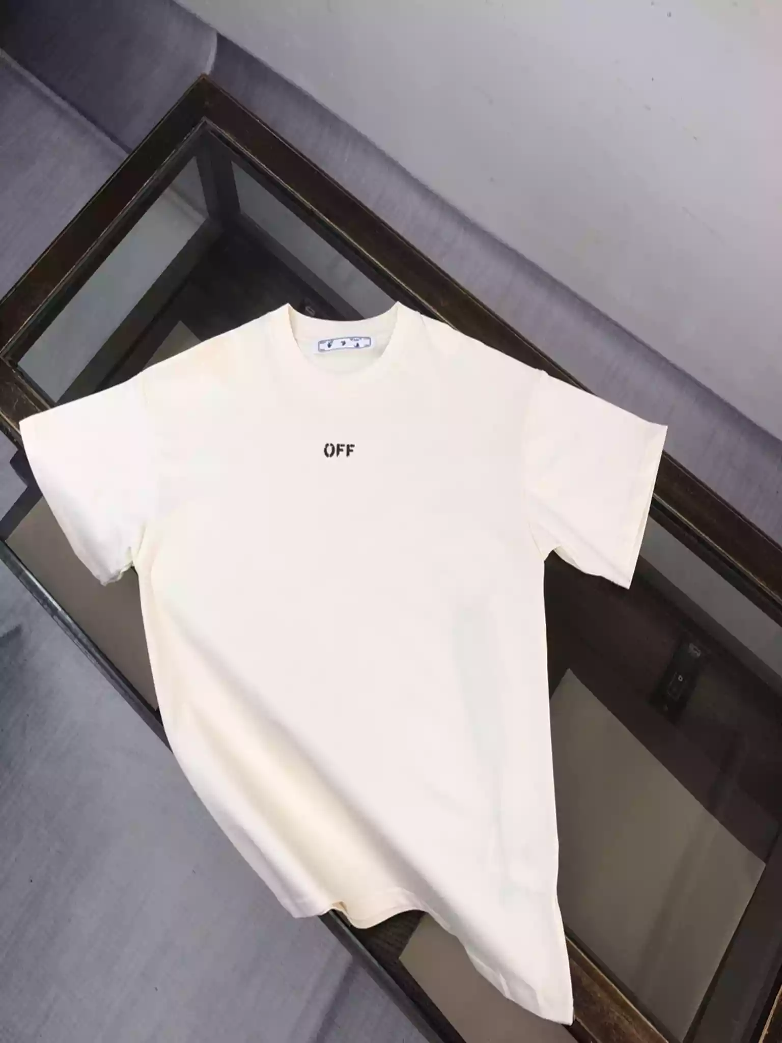 Off-White White Logo Stitch T-shirt – OWS033