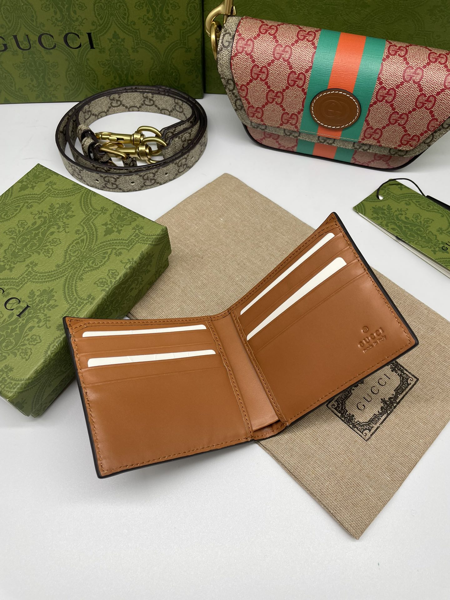 GUCCI X DANS LE VERT GG SUPREME WALLET – WLG049