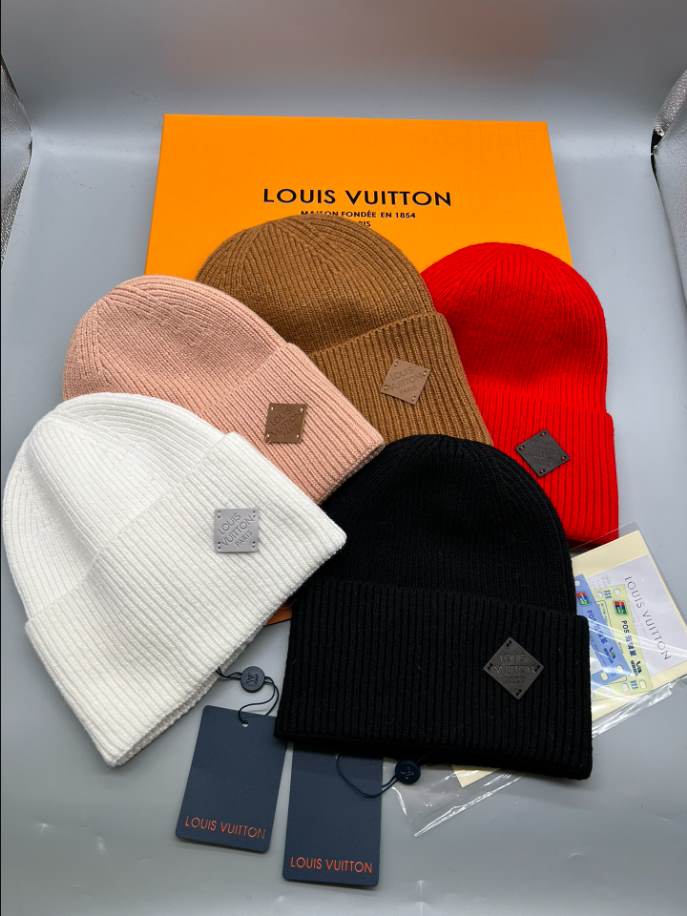 Louis Vuitton Wool Black Logo LV Hats – LVC010