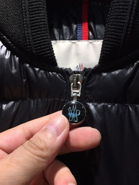 MONCLER PUFFER MERLAT BOMBER JACKET – MC033