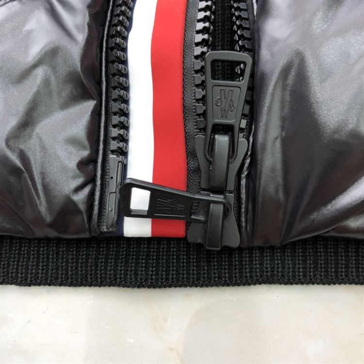 MONCLER COAT FOR MEN – MC001