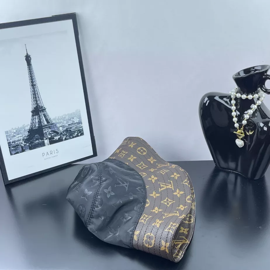 Louis Vuitton Bucket – LVC034