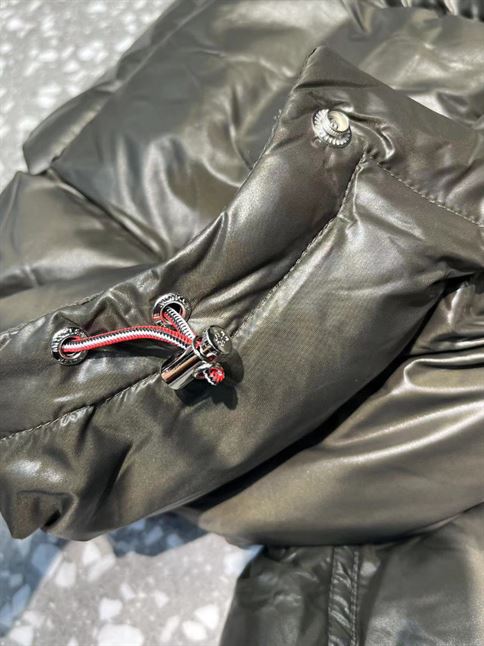 MONCLER BUTTONED LONG-SLEEVED JACKET – MC043