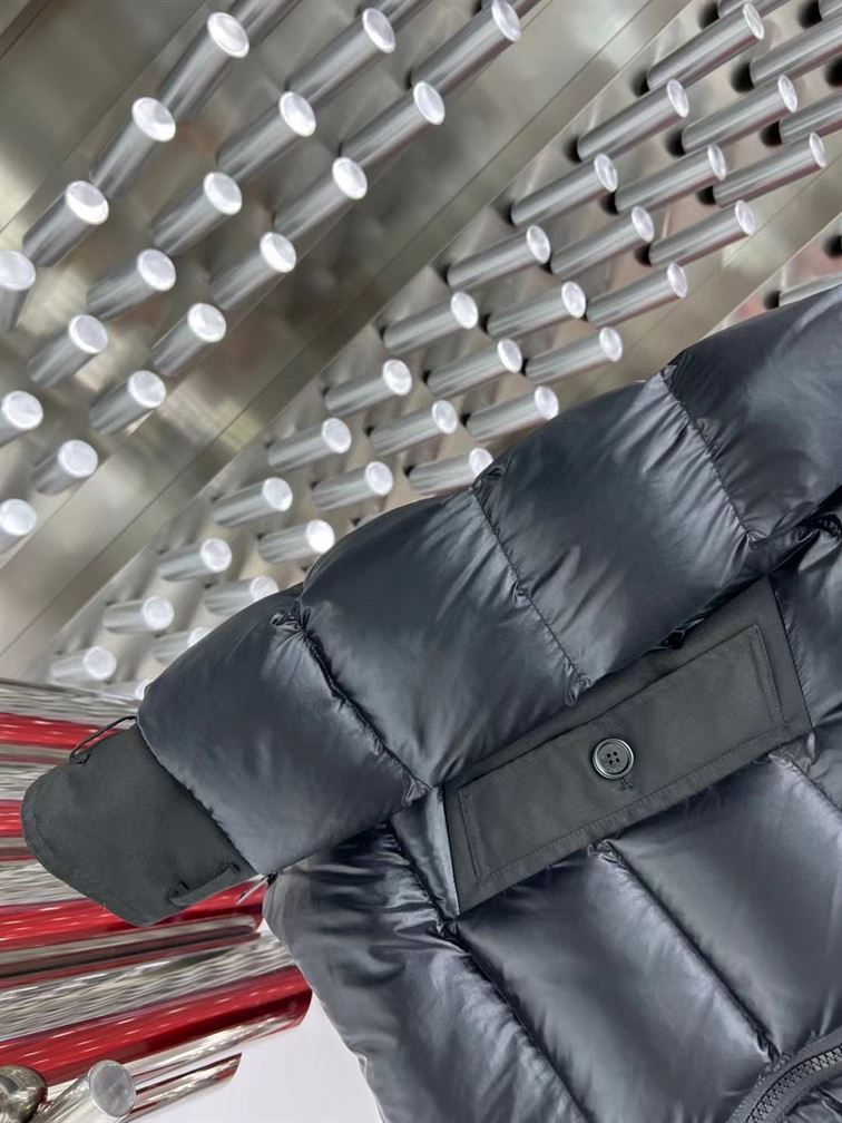 MONCLER COAT – MC132